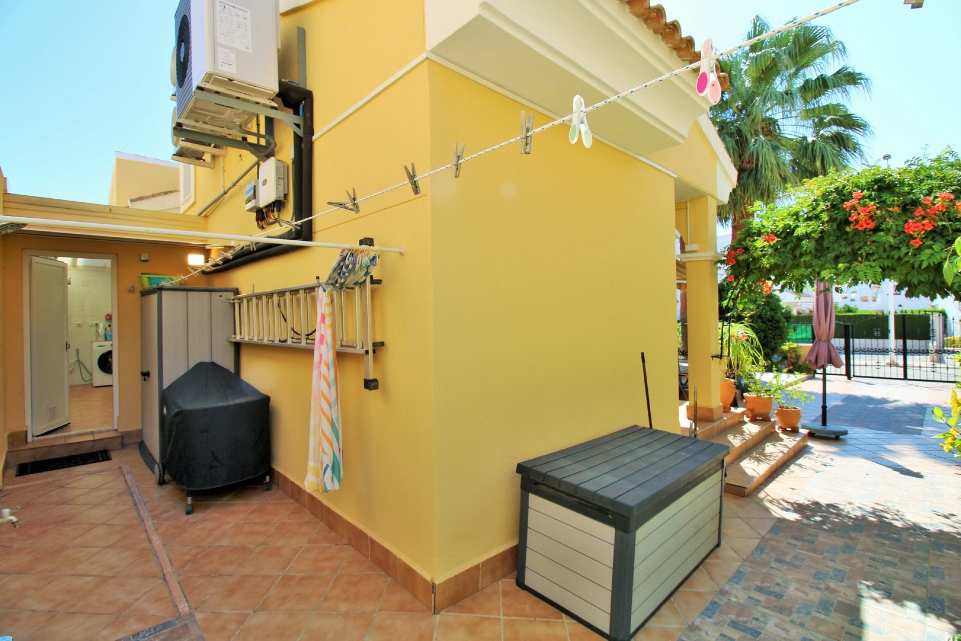 Resale - Villa -
Villamartín - Los Dolses