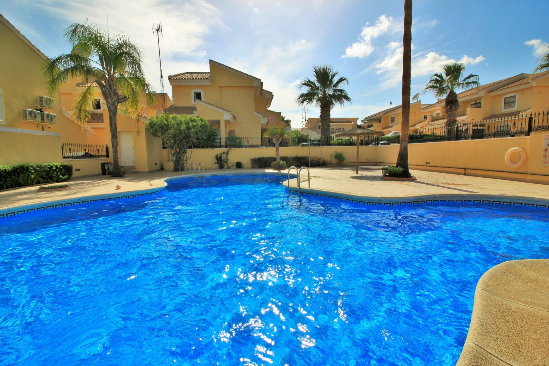 Resale - Villa -
Villamartín - Los Dolses