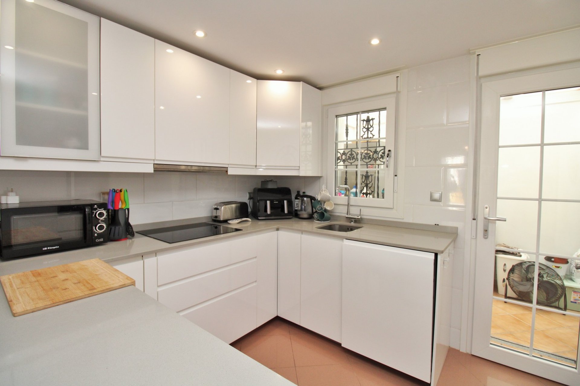 Resale - Villa -
Villamartín - Los Dolses