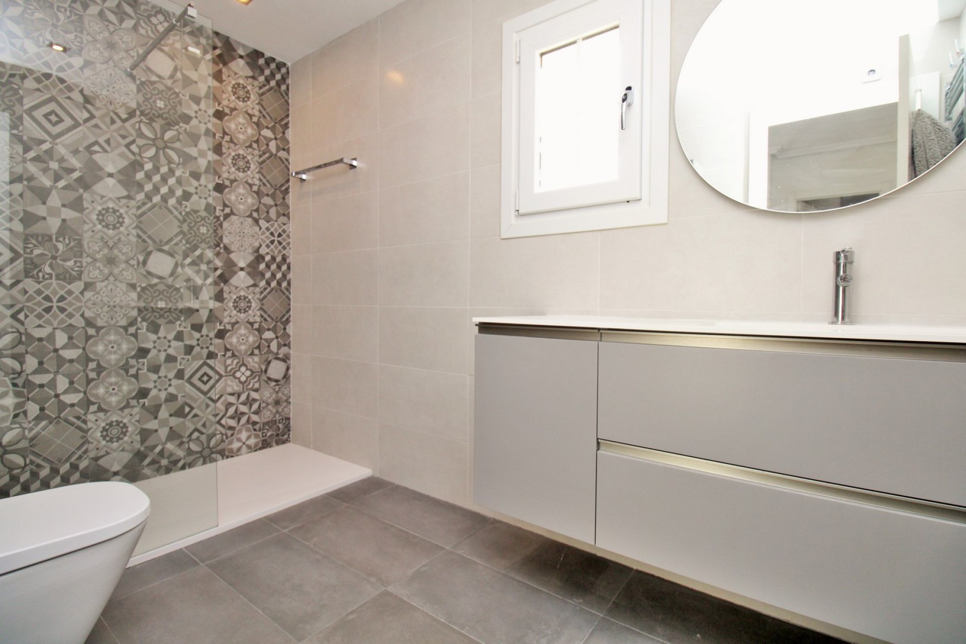 Resale - Villa -
Villamartín - Los Dolses