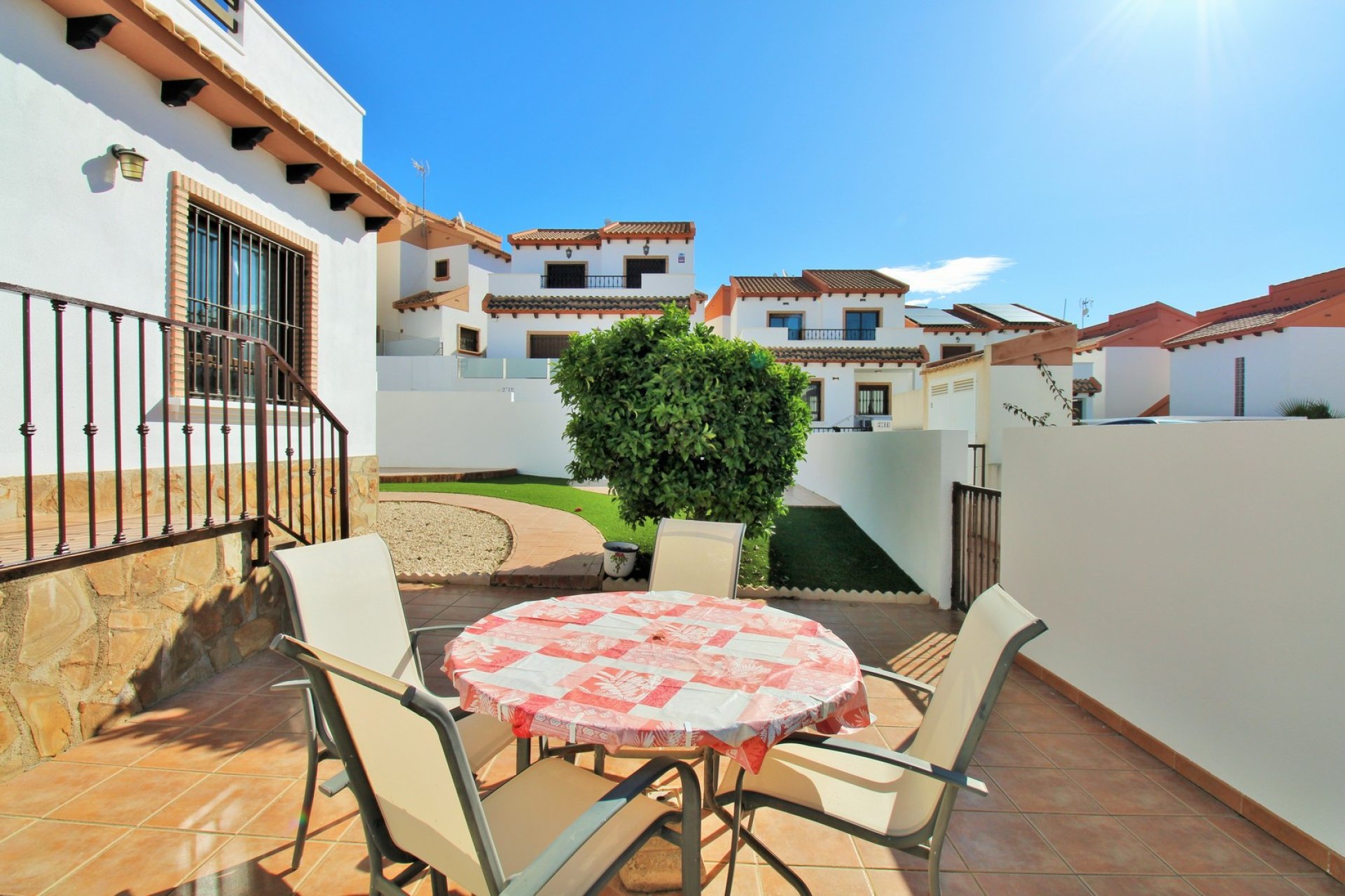Resale - Villa -
Villamartín - PAU 8