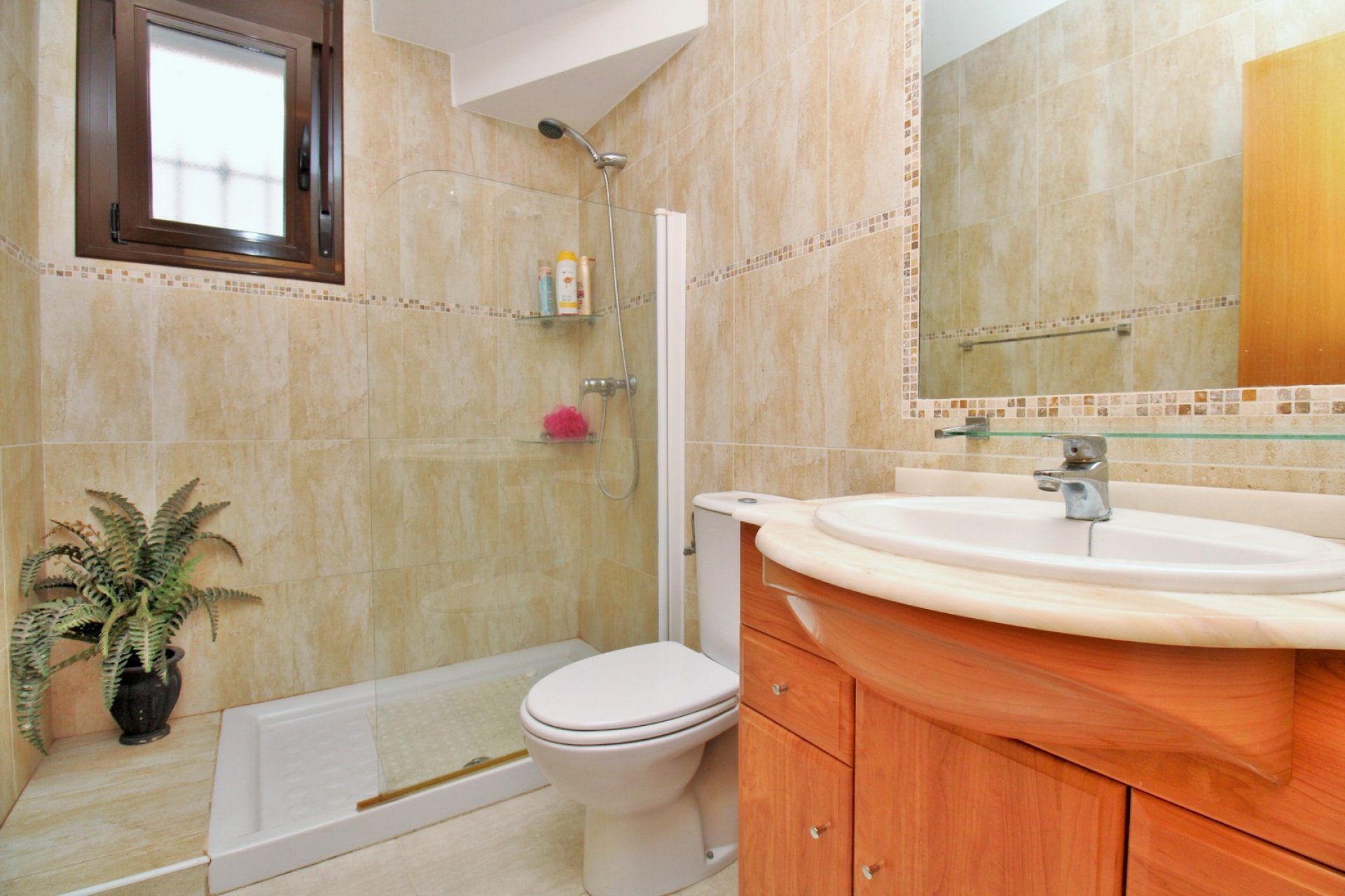 Resale - Villa -
Villamartín - PAU 8