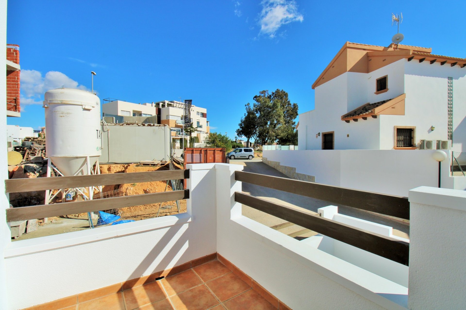 Resale - Villa -
Villamartín - PAU 8