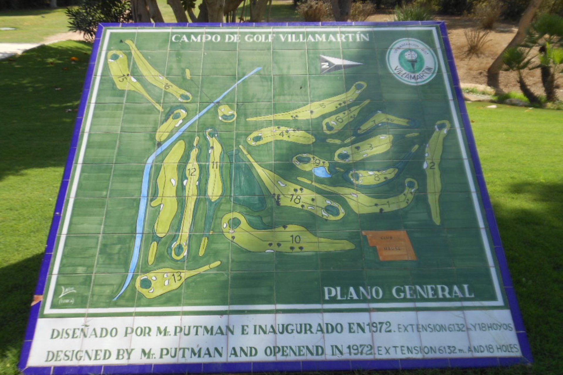 Resale - Villa -
Villamartín - PAU 8