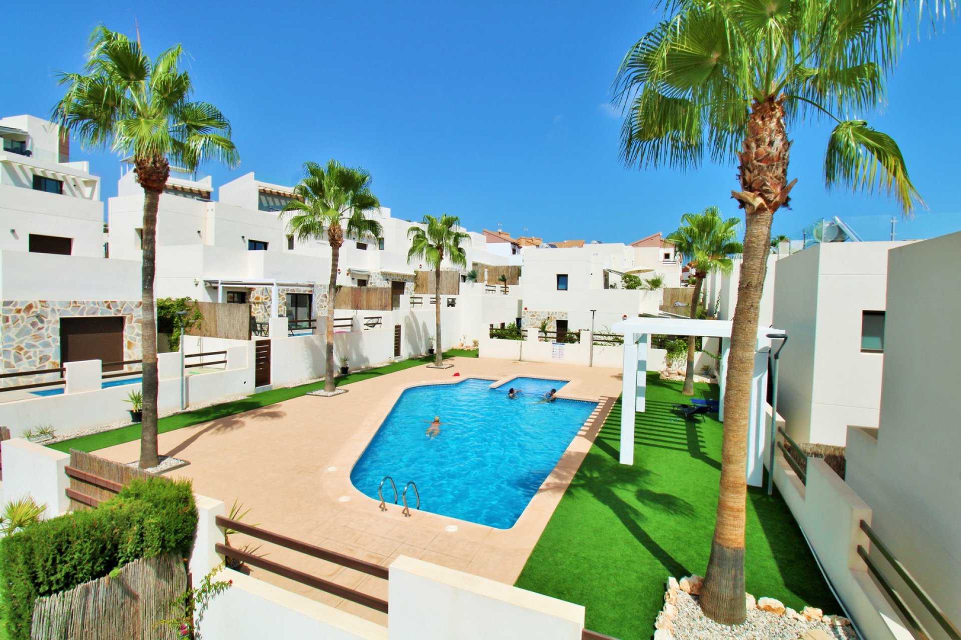 Resale - Villa -
Villamartín - PAU 8