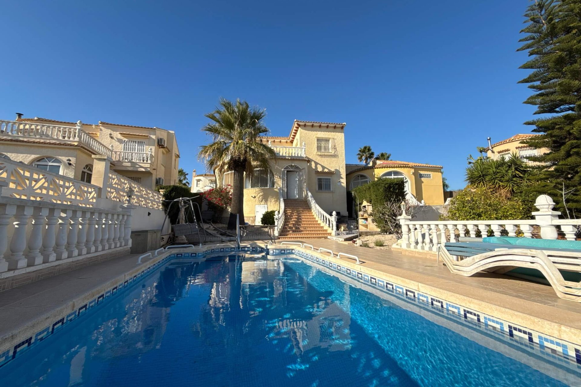 Resale - Villa -
Villamartín - Villamartin
