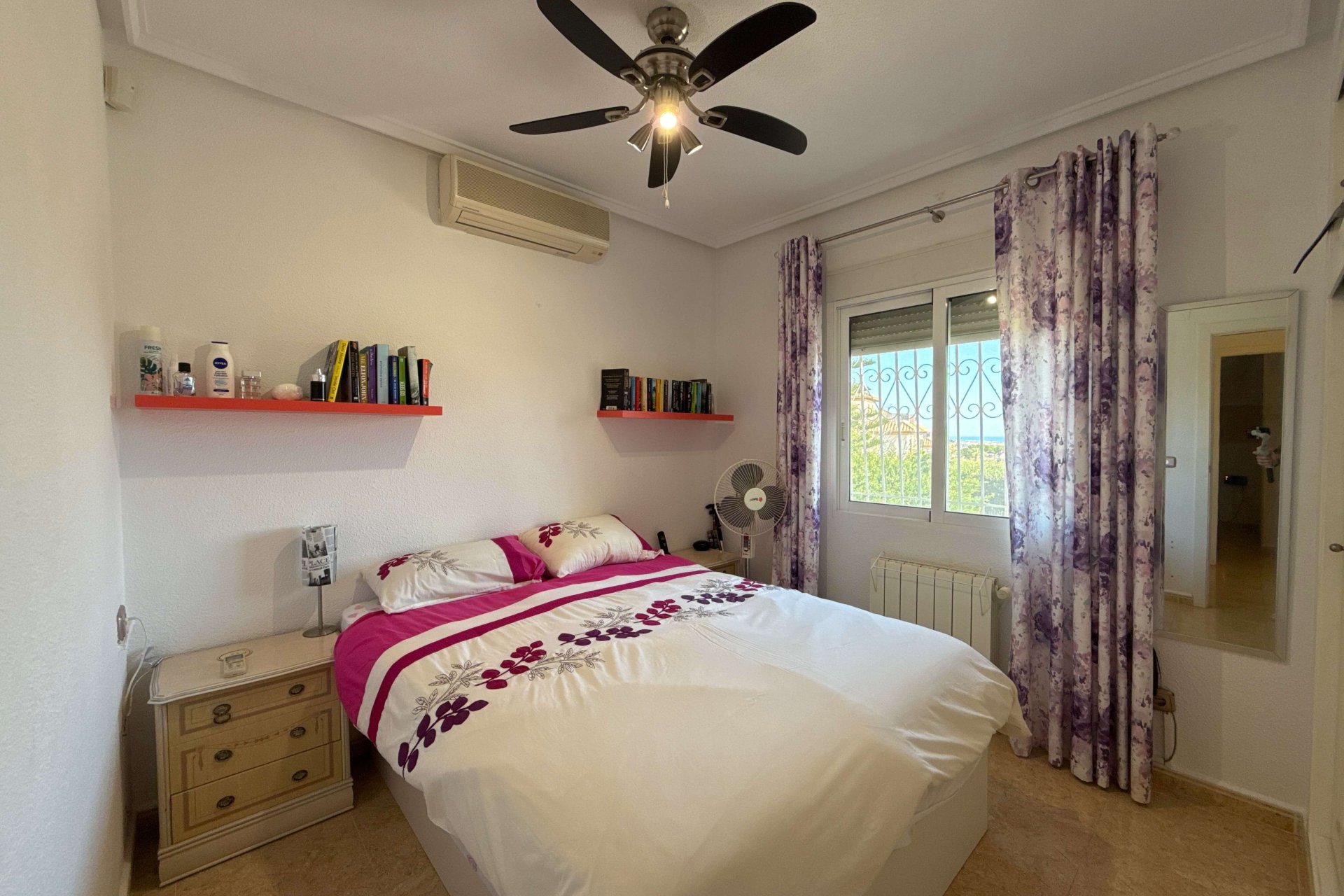 Resale - Villa -
Villamartín - Villamartin