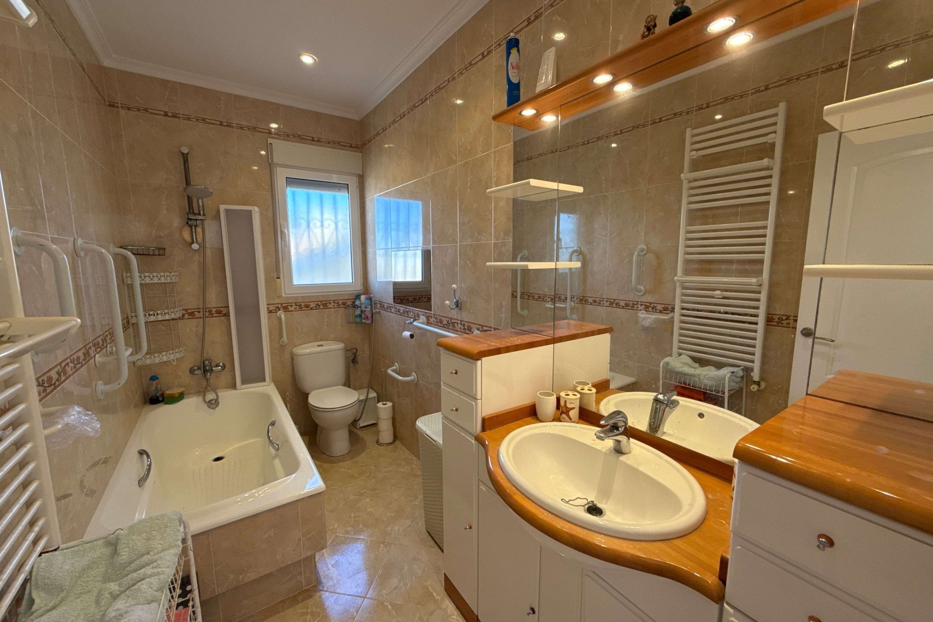 Resale - Villa -
Villamartín - Villamartin