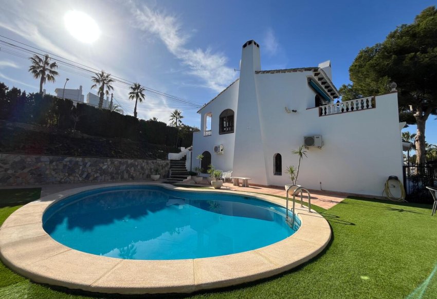 Resale - Villa -
Villamartín - Villamartin