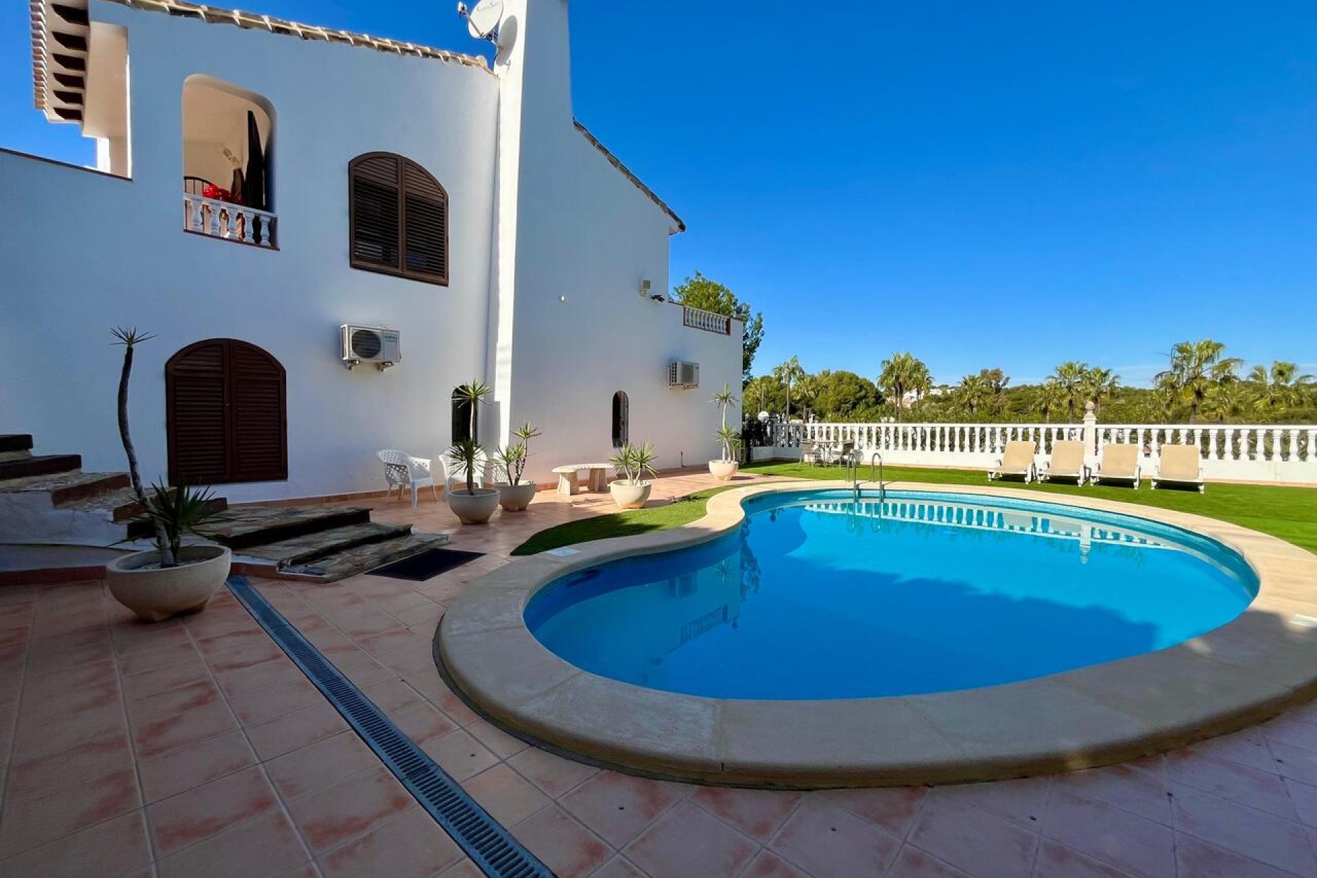 Resale - Villa -
Villamartín - Villamartin