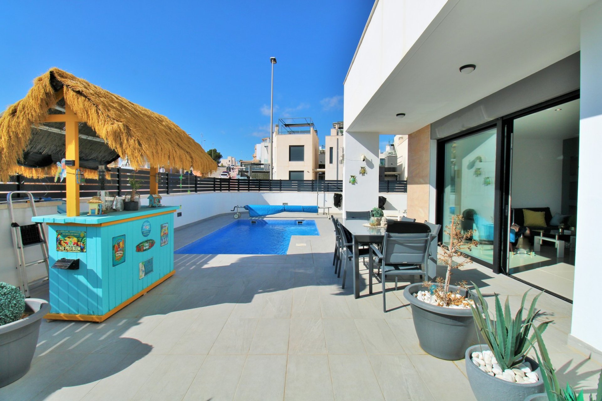 Resale - Villa -
Villamartín - Villamartin