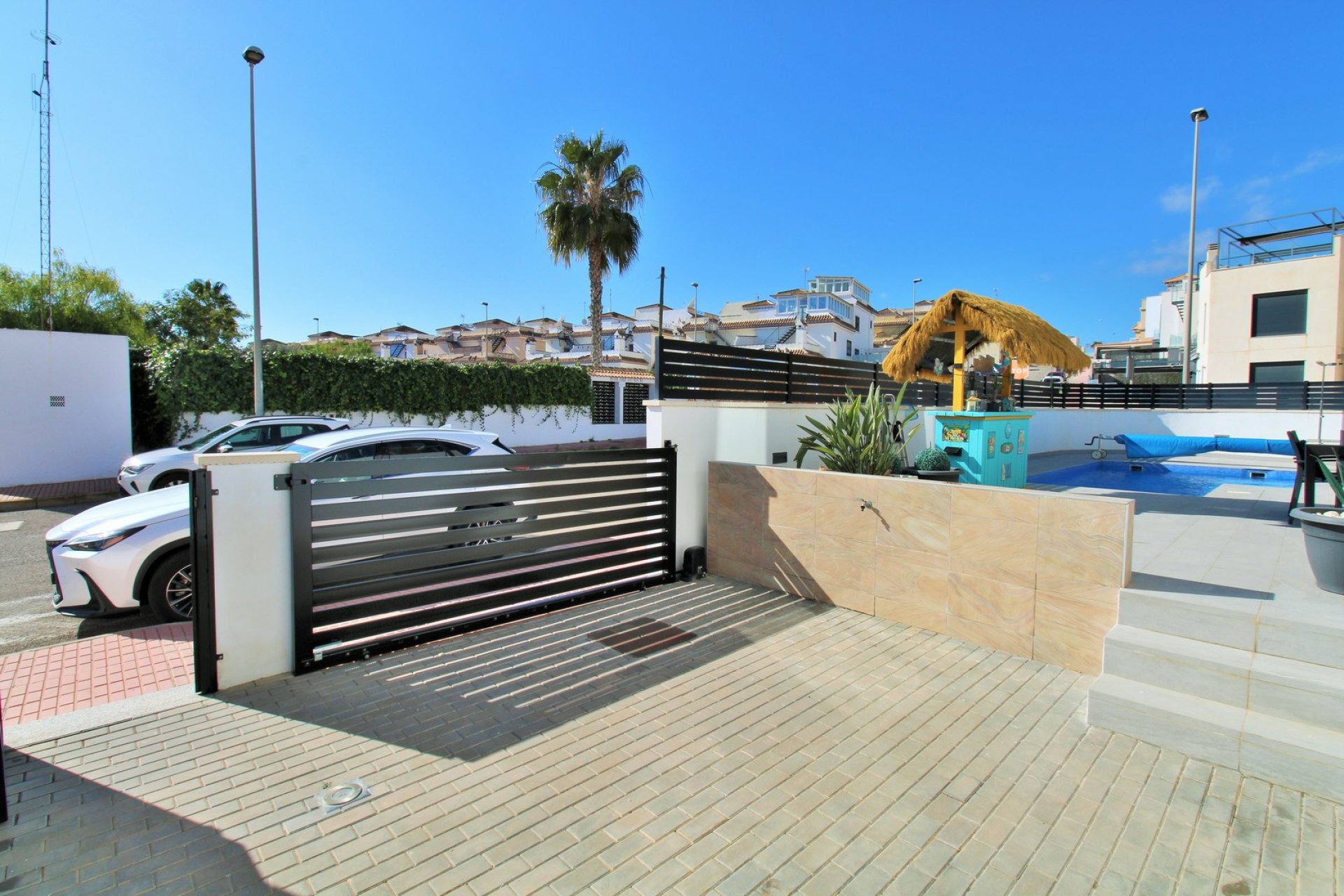 Resale - Villa -
Villamartín - Villamartin