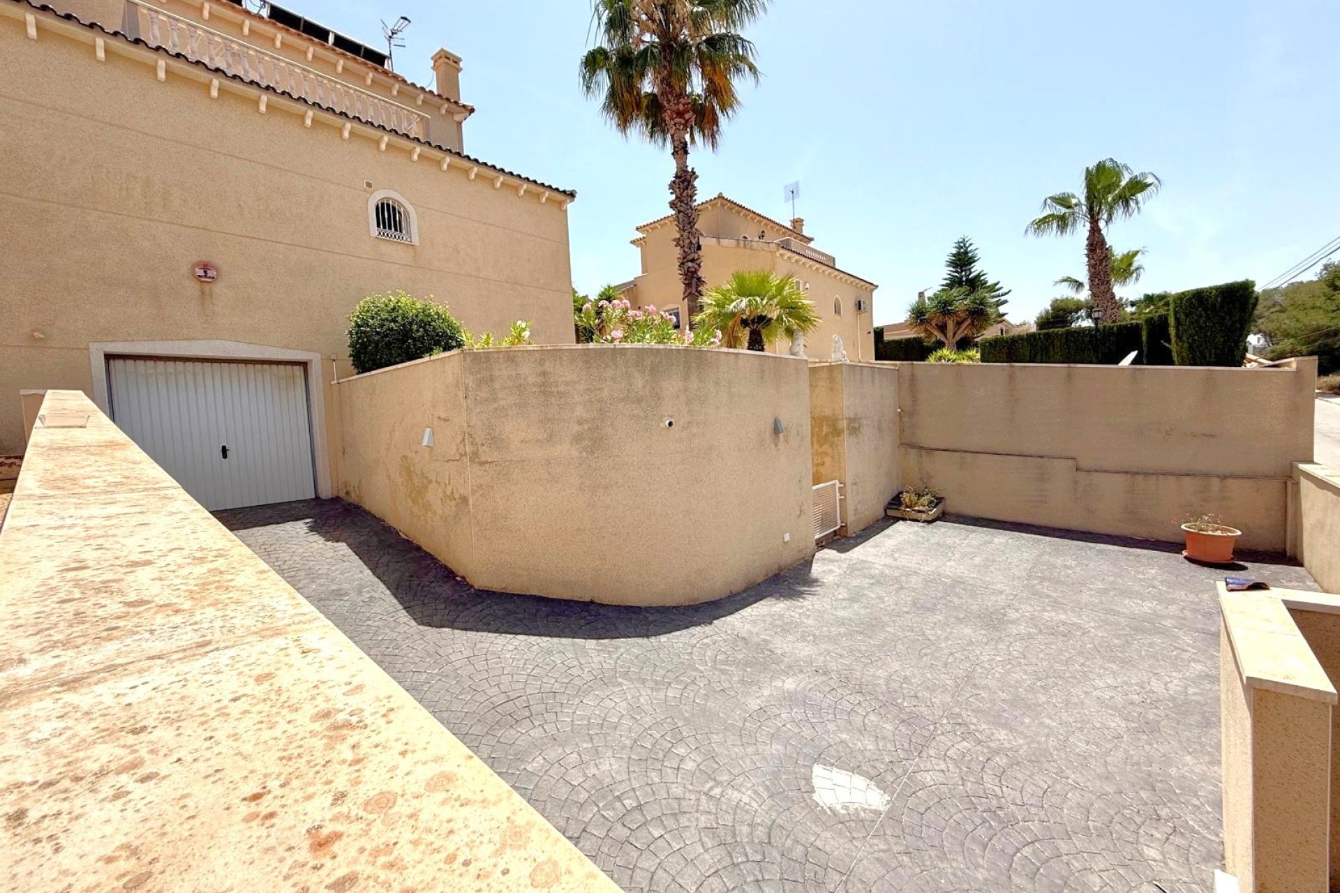 Resale - Villa -
Villamartín - Villamartin