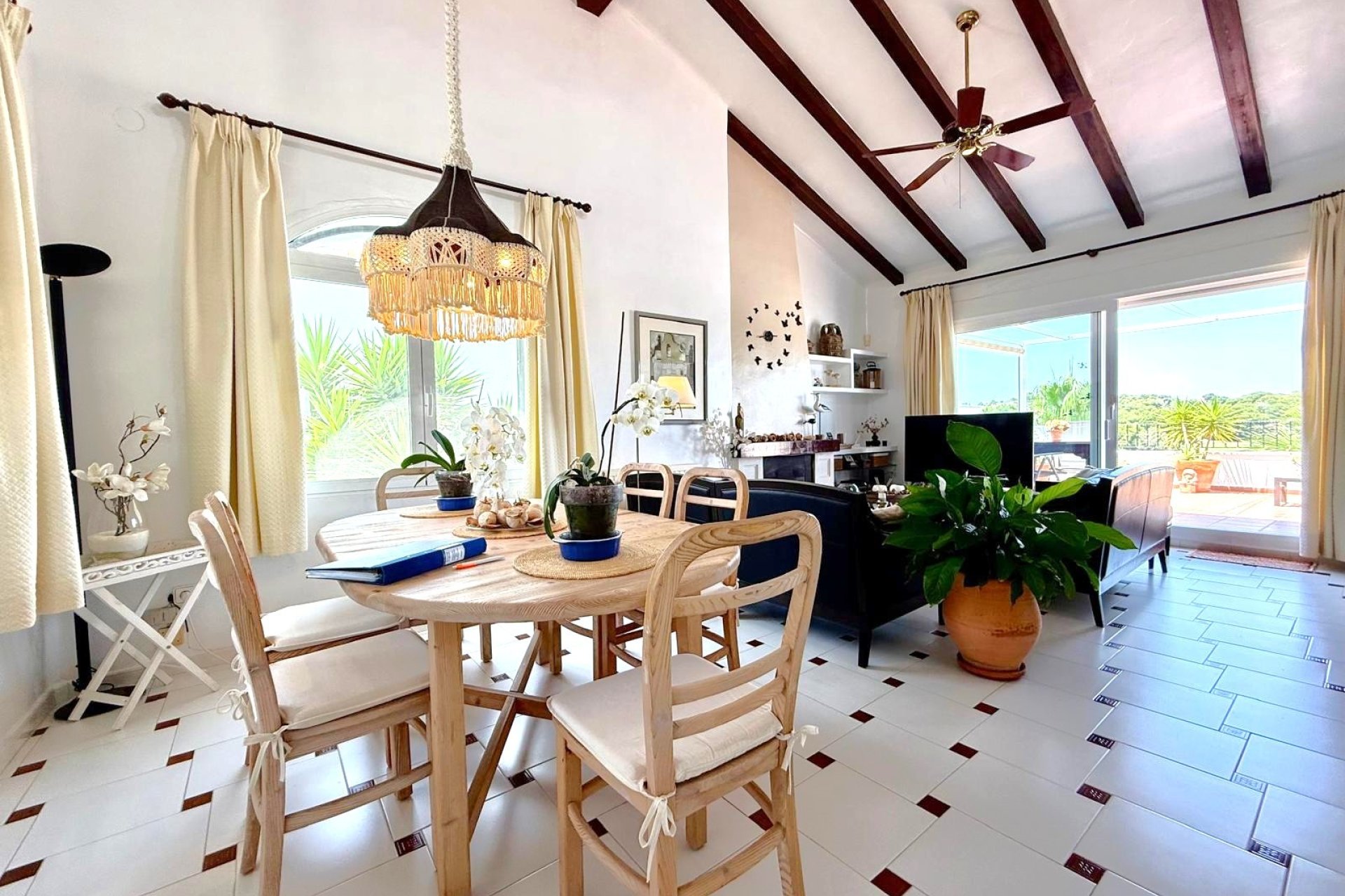 Resale - Villa -
Villamartín - Villamartin