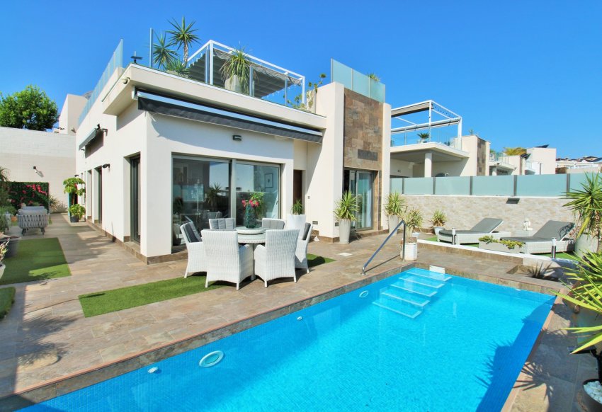 Resale - Villa -
Villamartín - Villamartin