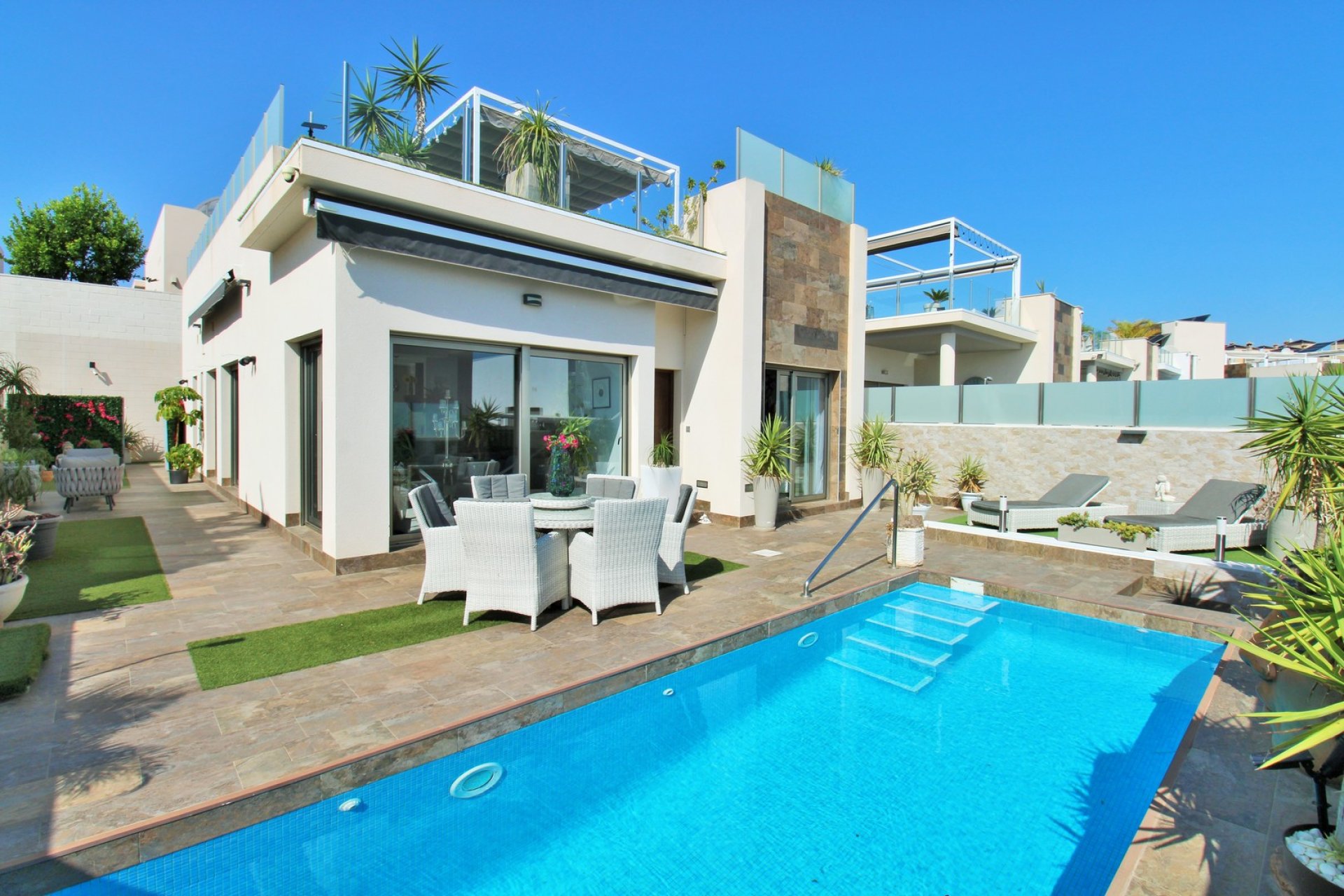 Resale - Villa -
Villamartín - Villamartin