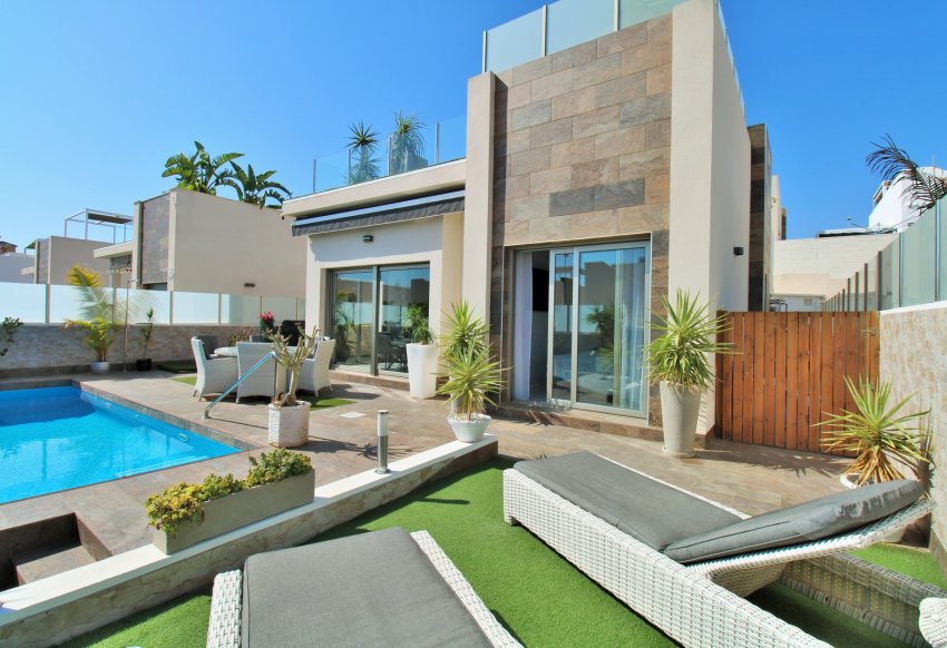 Resale - Villa -
Villamartín - Villamartin