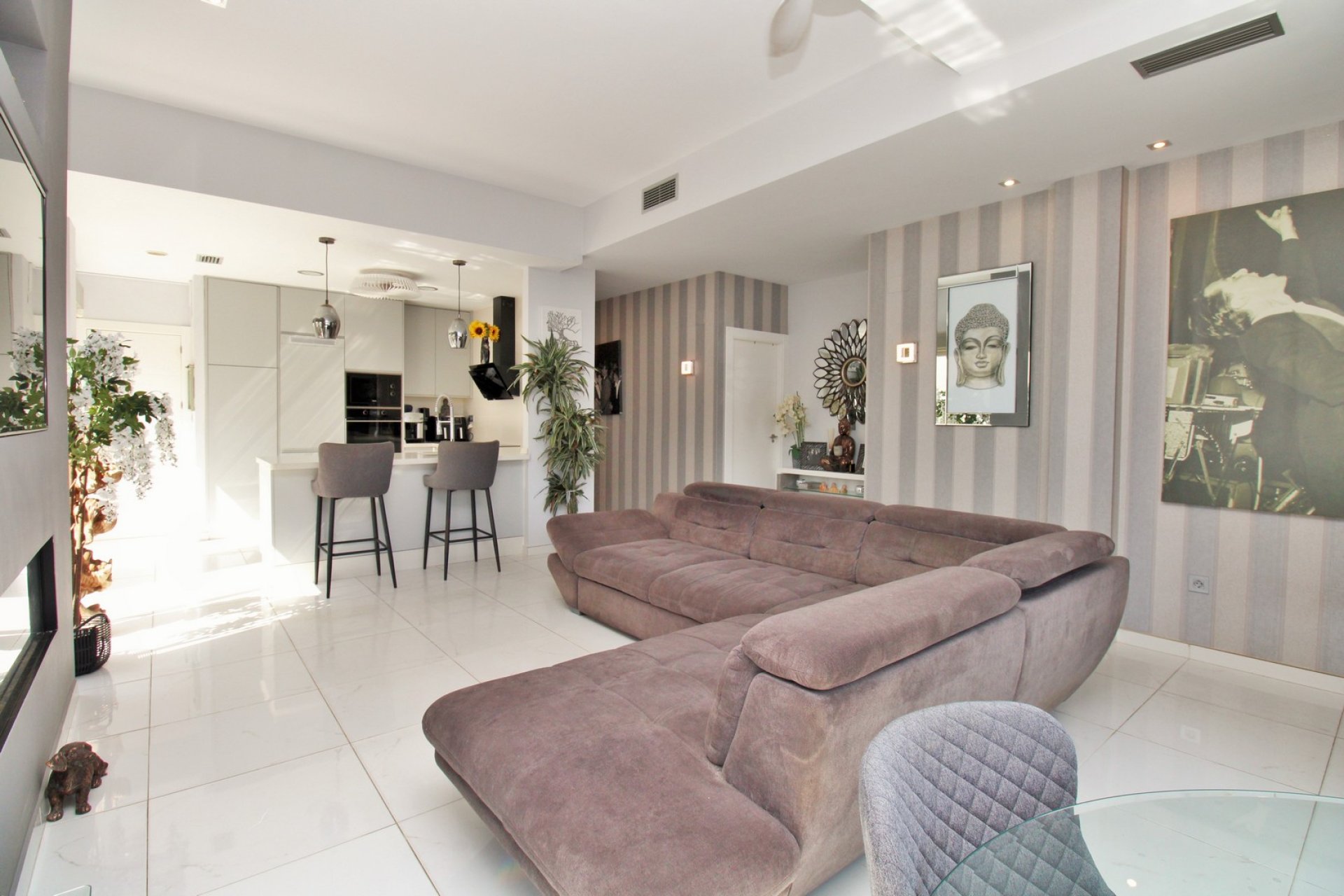 Resale - Villa -
Villamartín - Villamartin