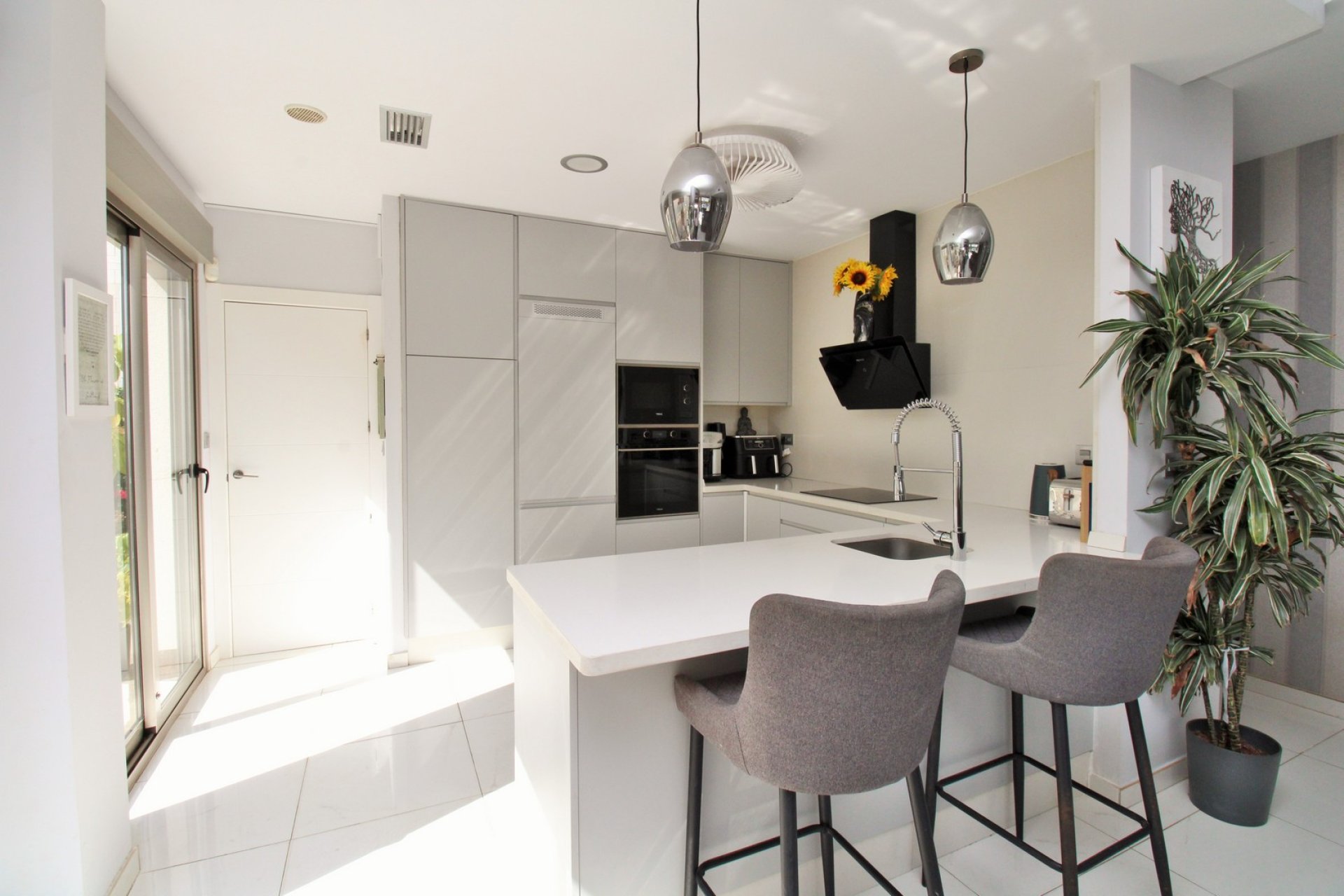 Resale - Villa -
Villamartín - Villamartin