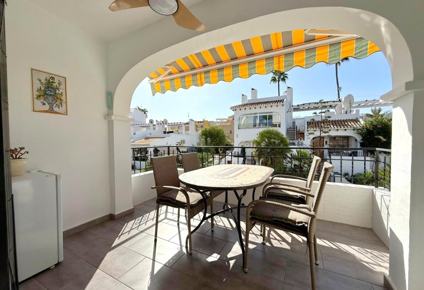 Resale - Villa -
Villamartín - Villamartin