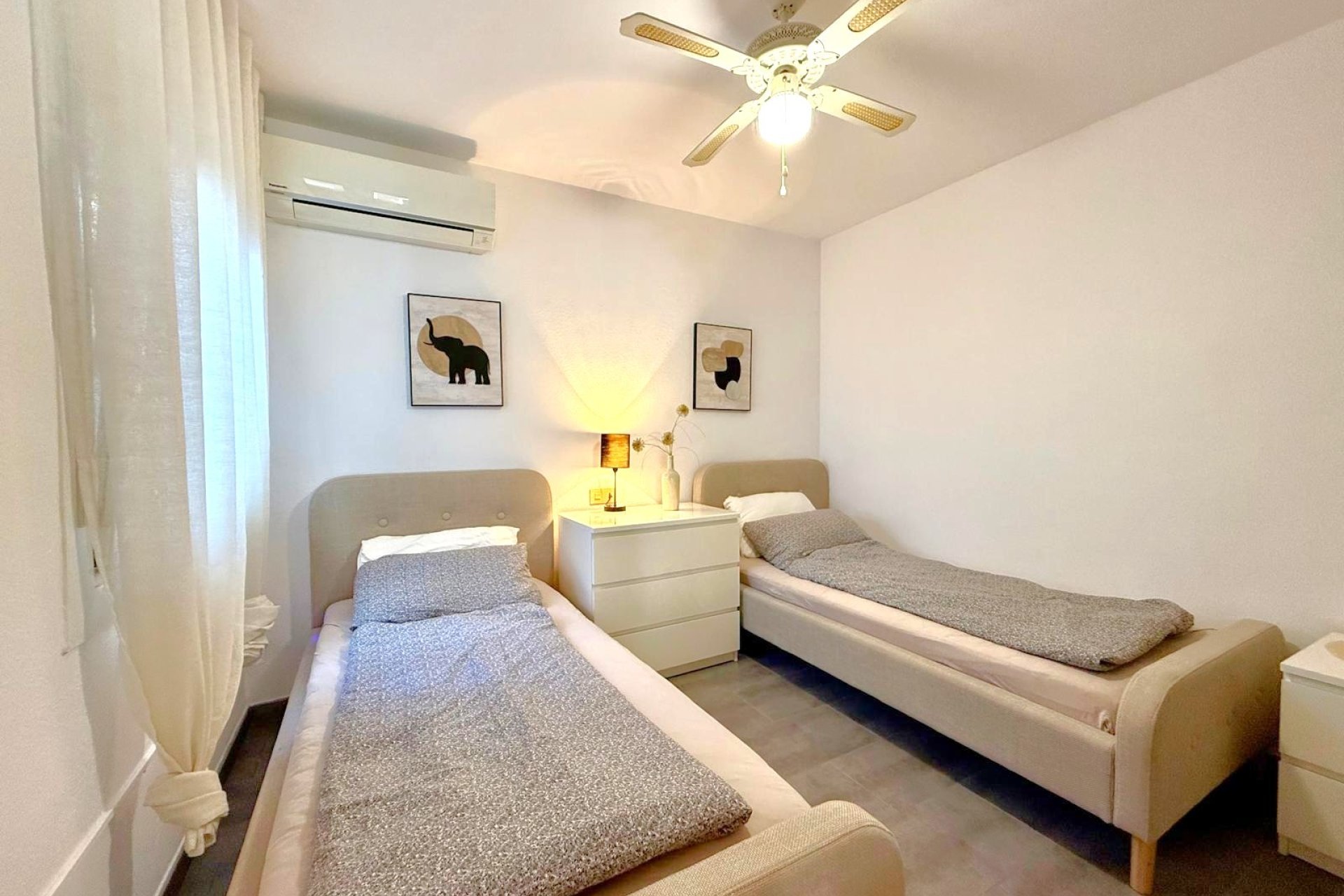 Resale - Villa -
Villamartín - Villamartin