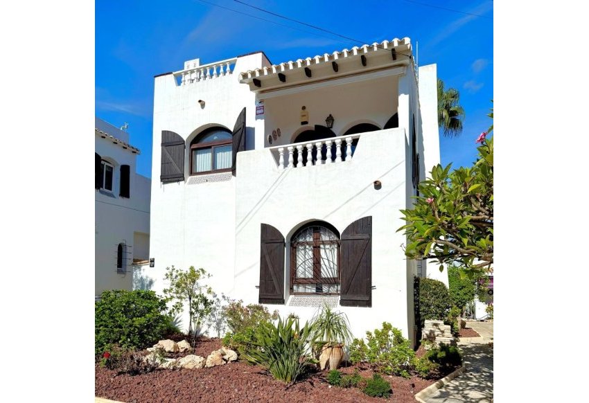 Resale - Villa -
Villamartín - Villamartin