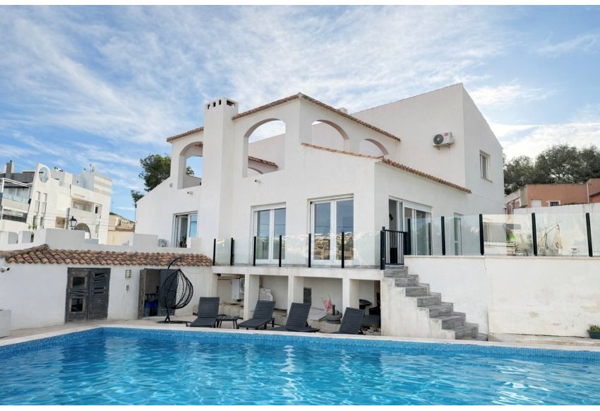 Resale - Villa -
Villamartín - Villamartin