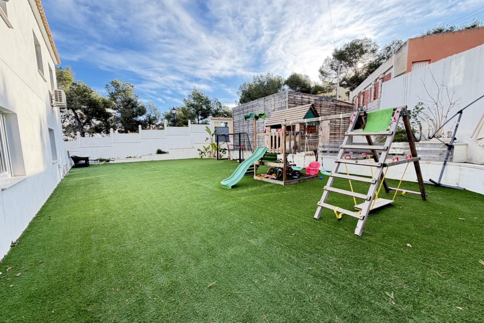 Resale - Villa -
Villamartín - Villamartin