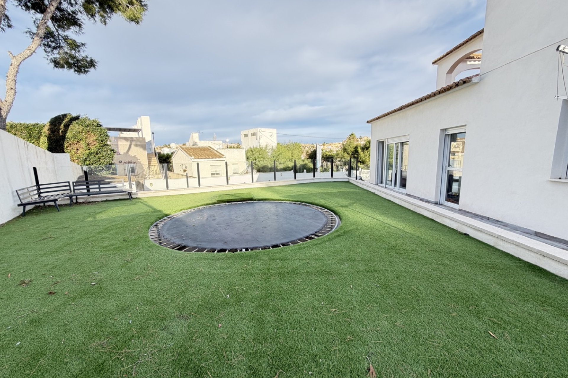 Resale - Villa -
Villamartín - Villamartin