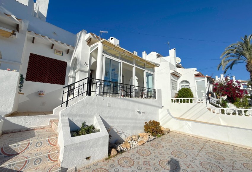 Resale - Villa -
Villamartin