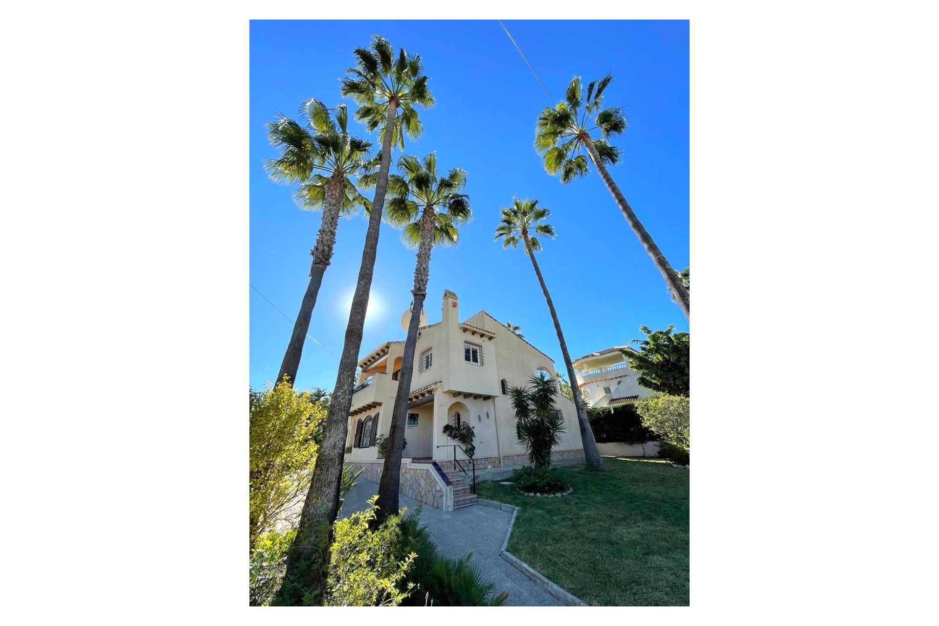 Resale - Villa -
Villamartin