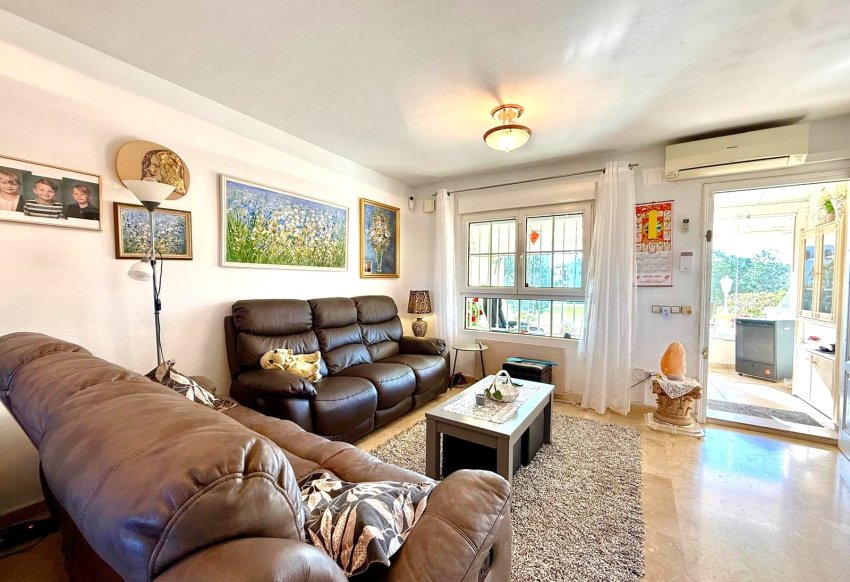 Resale - Villa -
Villamartin