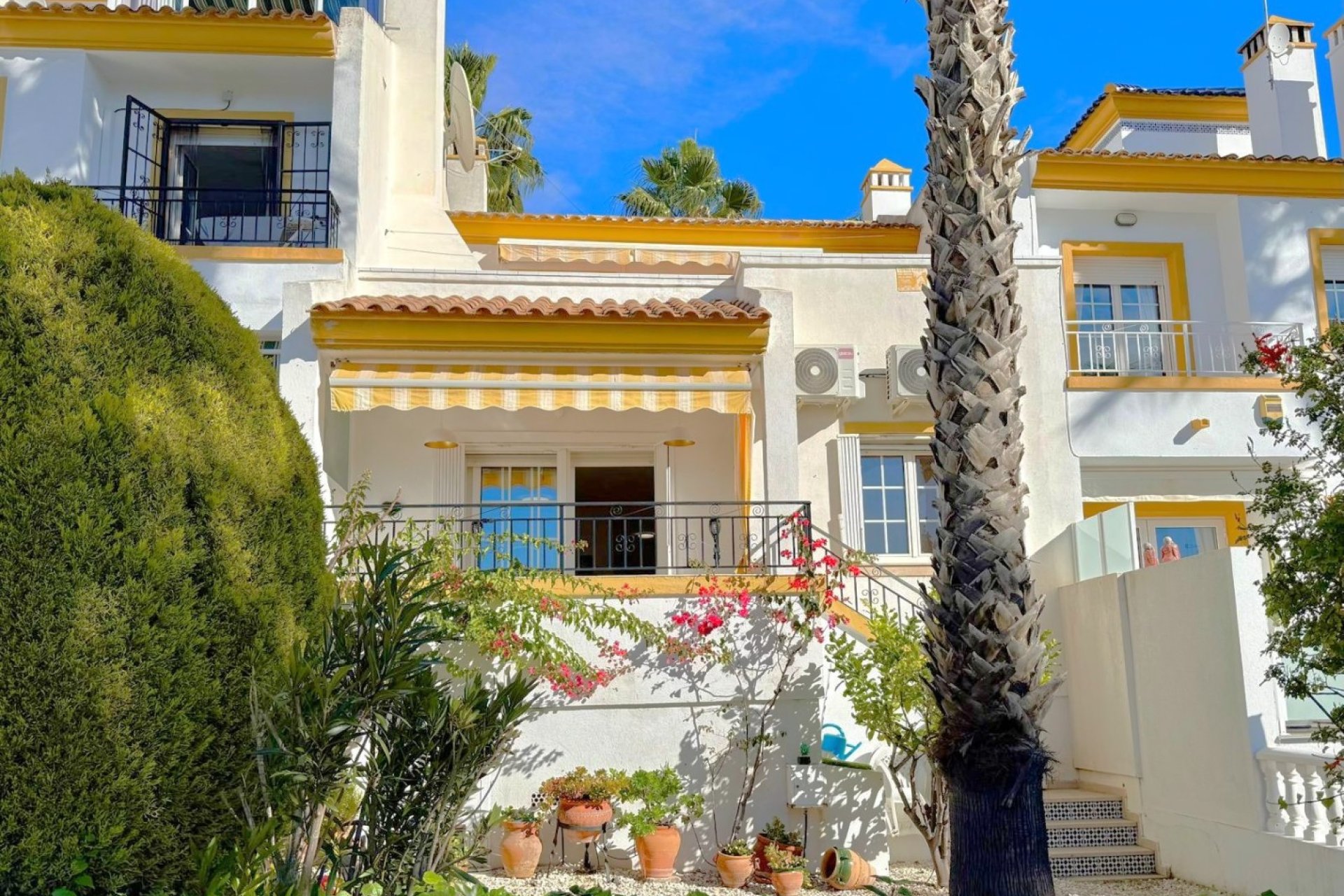 Resale - Villa -
Villamartin