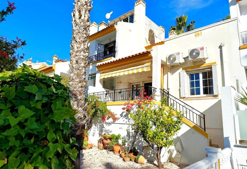 Resale - Villa -
Villamartin