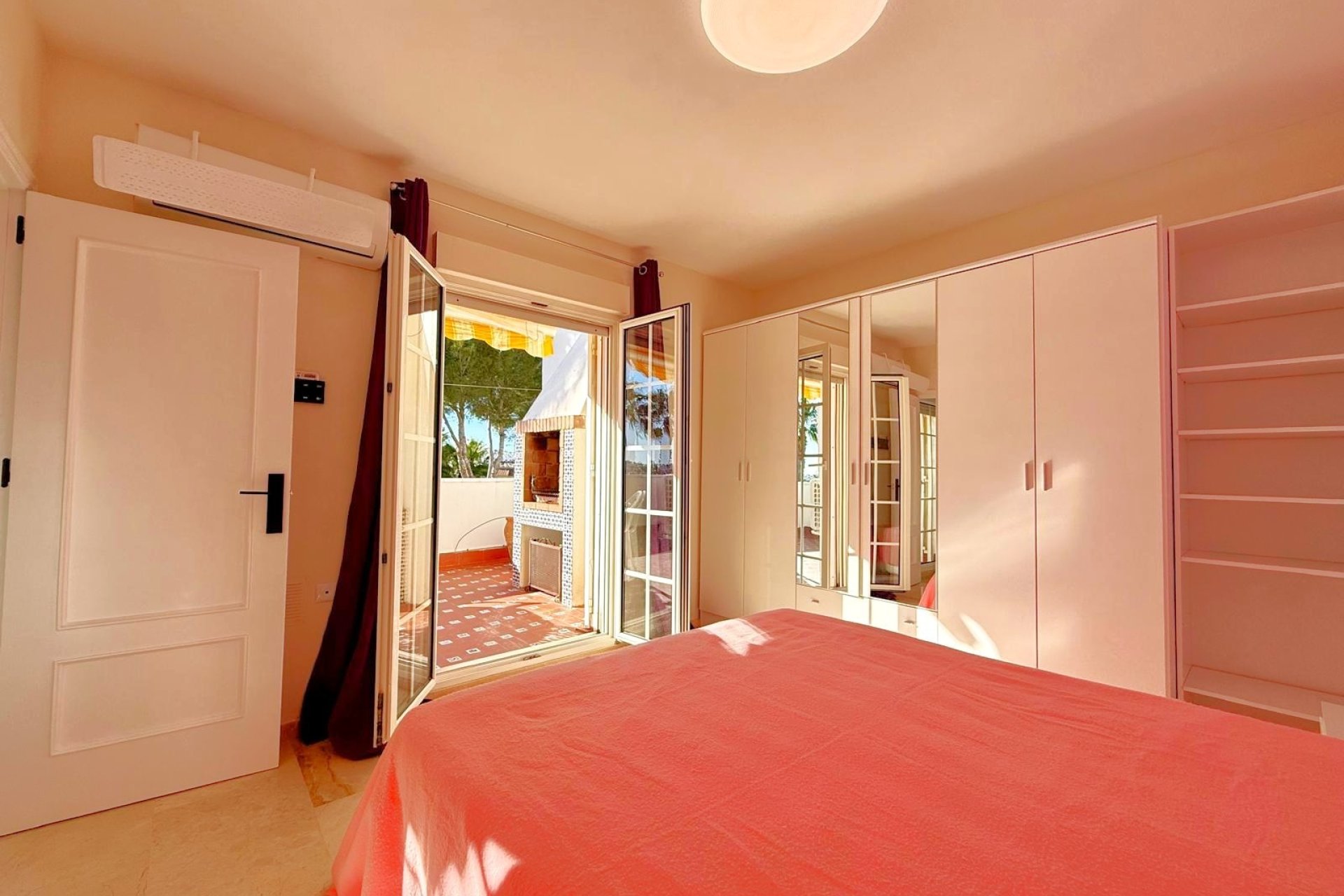 Resale - Villa -
Villamartin