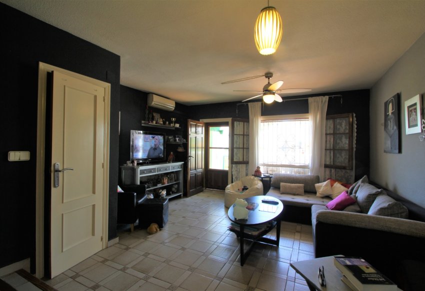 Resale - Villa -
Villamartin