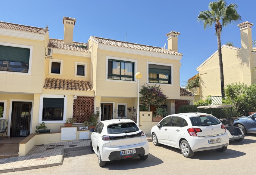Reventa - Adosado -
Campoamor Golf