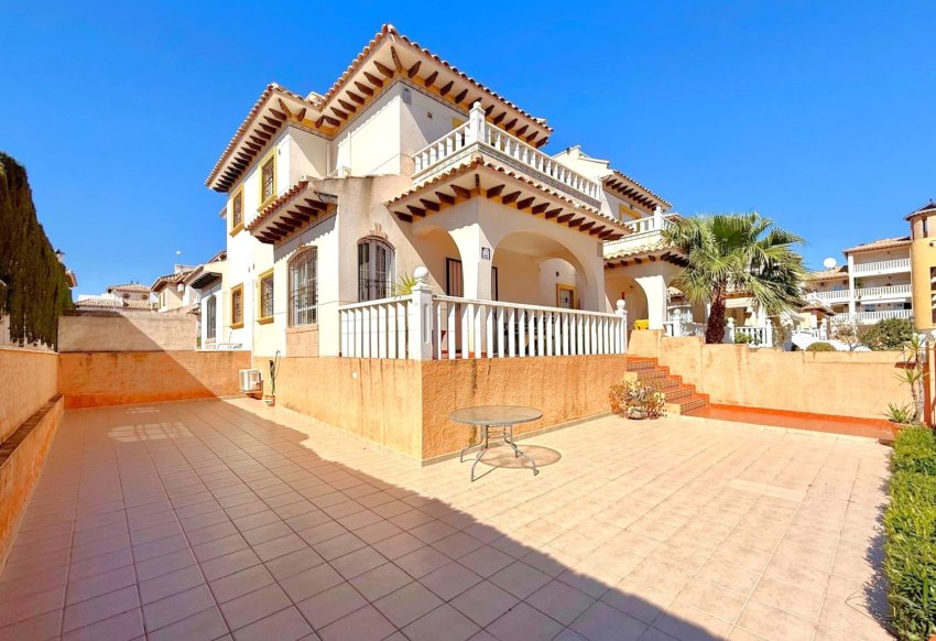 Reventa - Adosado -
Orihuela Costa - Lomas de Cabo Roig