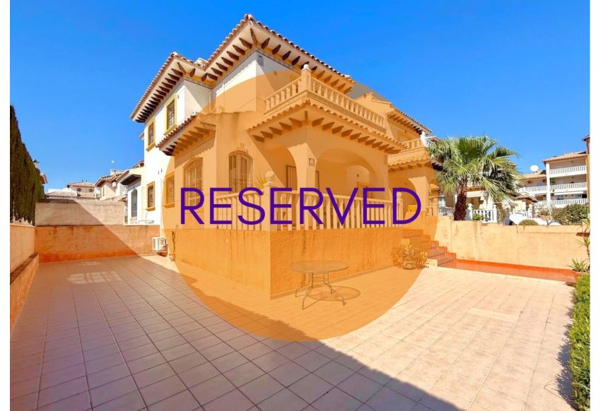 Reventa - Adosado -
Orihuela Costa - Lomas de Cabo Roig