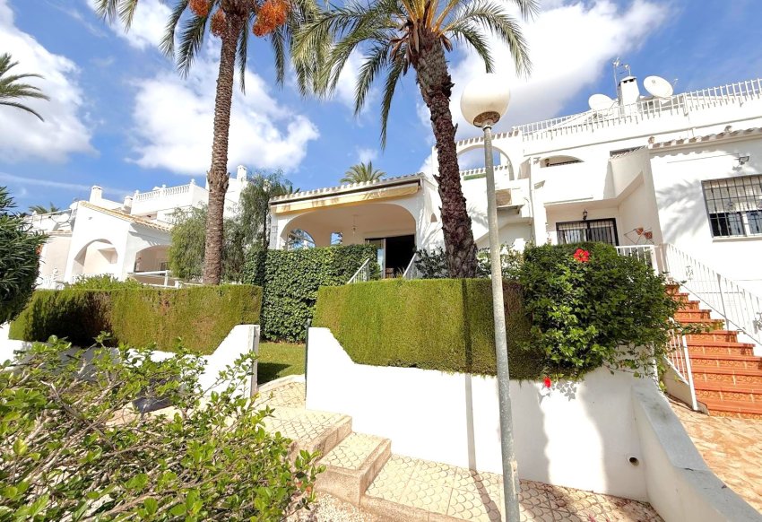 Reventa - Adosado -
Orihuela Costa - Villamartín