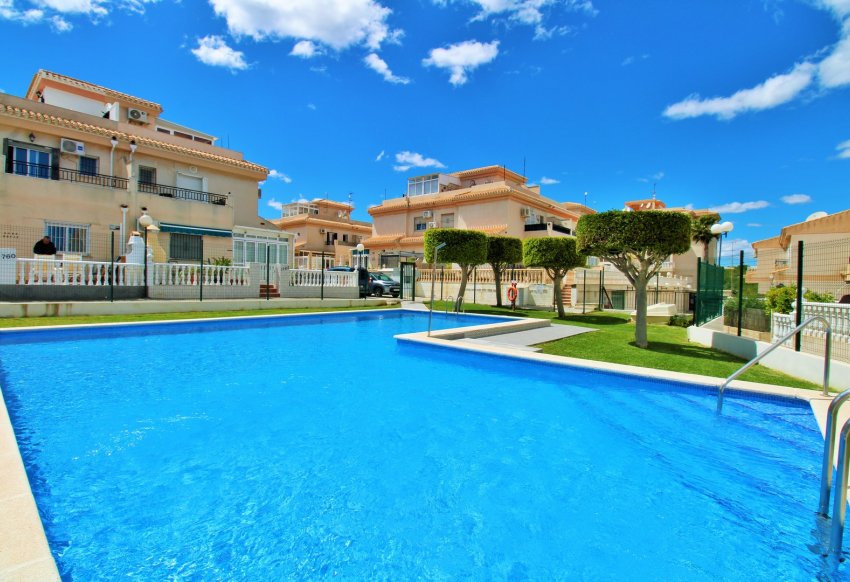 Reventa - Adosado -
Playa Flamenca