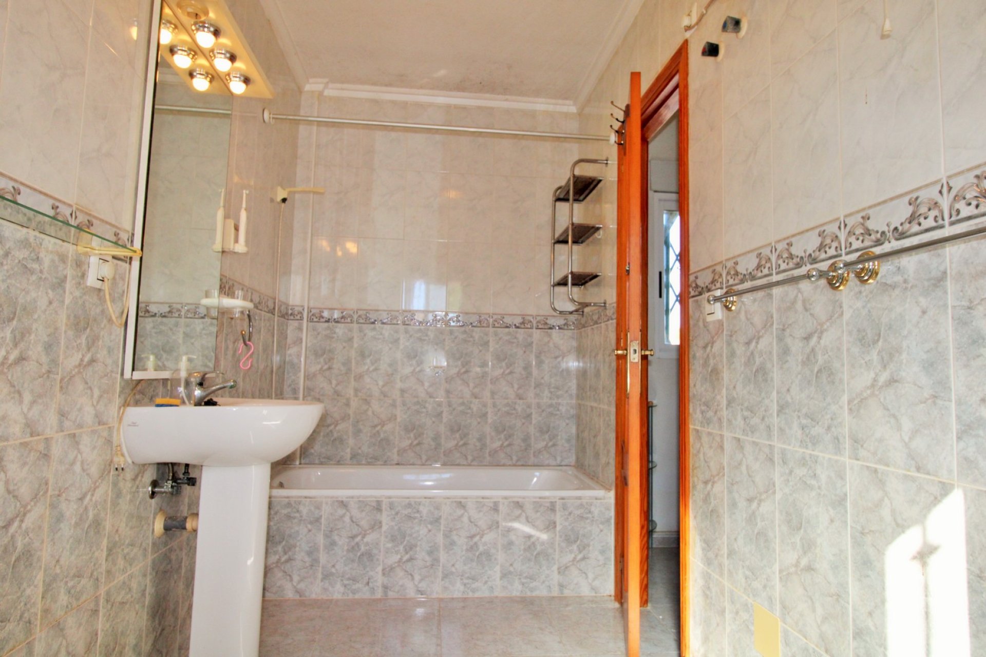 Reventa - Adosado -
Villamartín - Villamartin