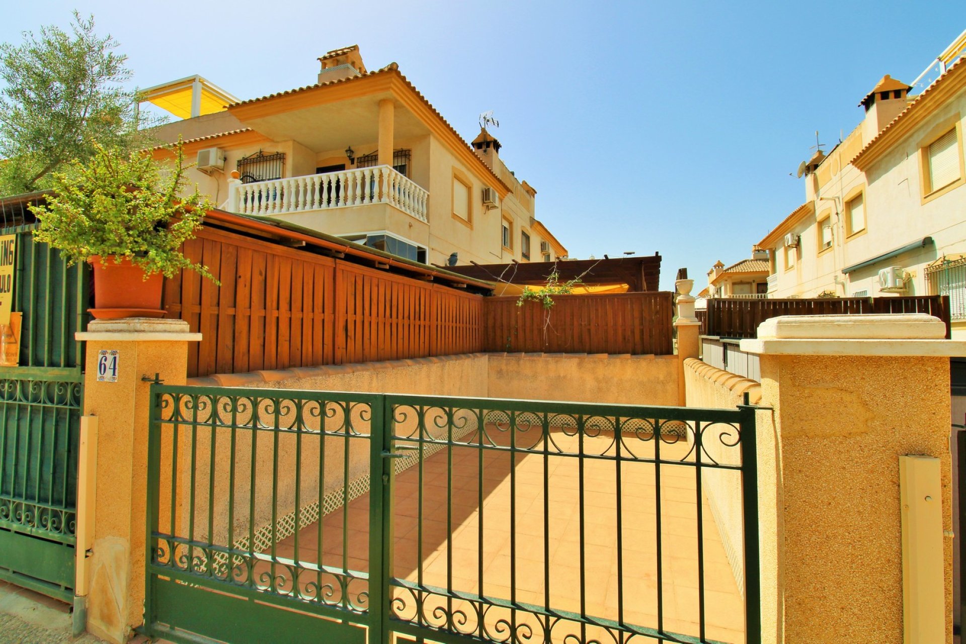 Reventa - Apartament -
Villamartín - PAU 8