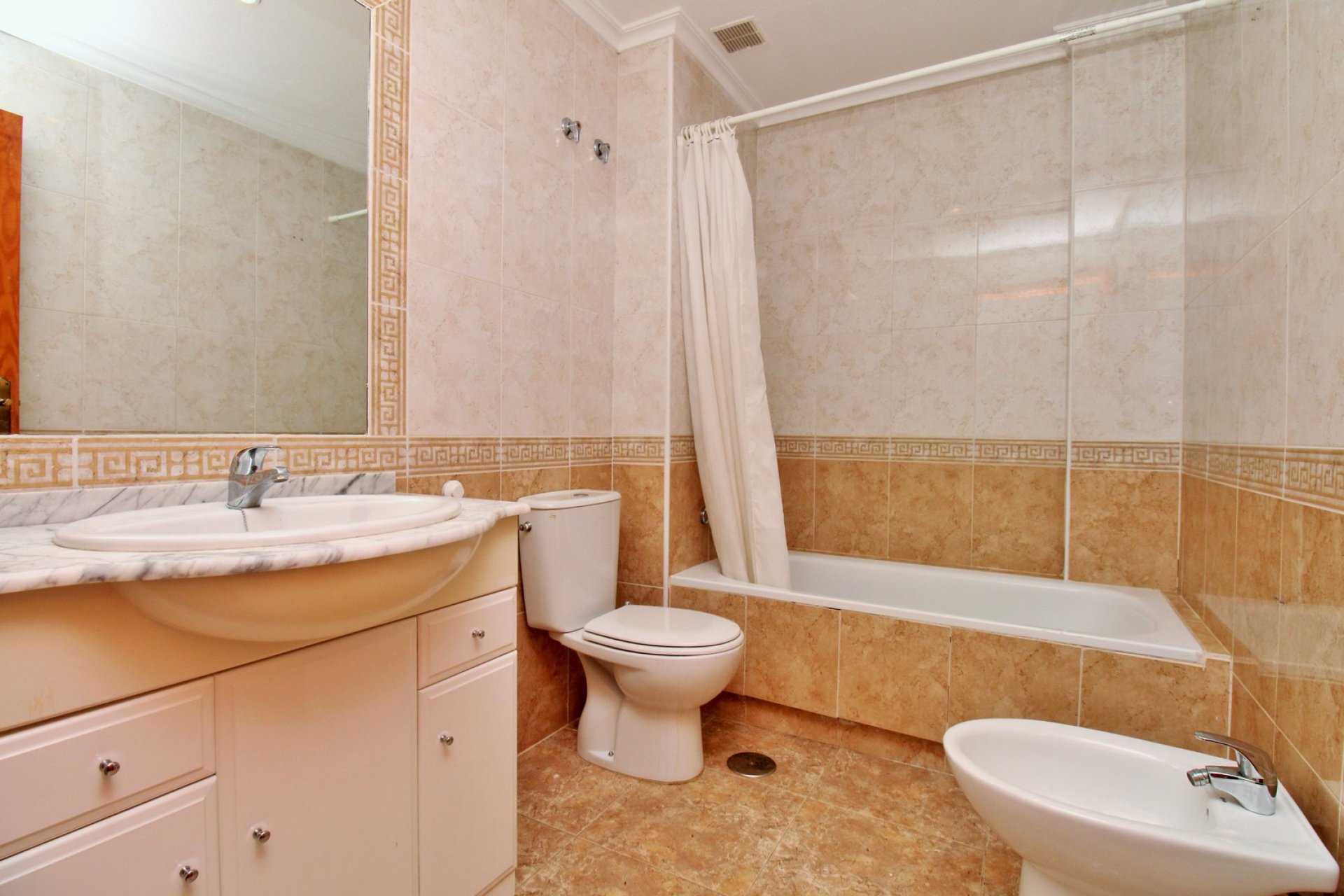 Reventa - Apartamento -
Cabo Roig