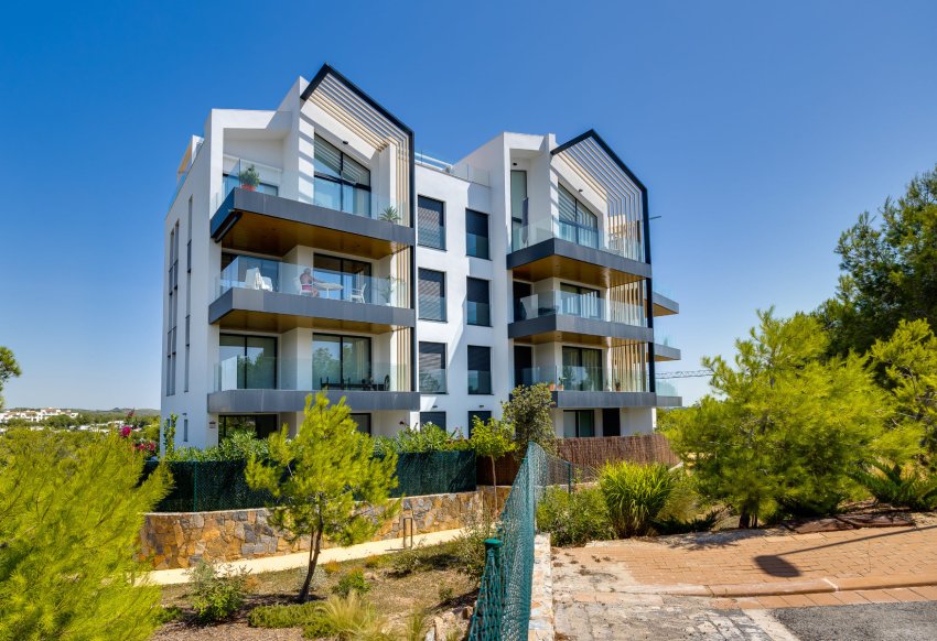 Reventa - Apartamento -
Campoamor - Las Colinas Golf and Country Club