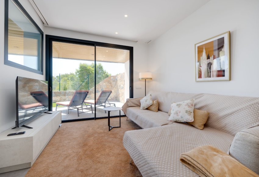 Reventa - Apartamento -
Campoamor - Las Colinas Golf and Country Club
