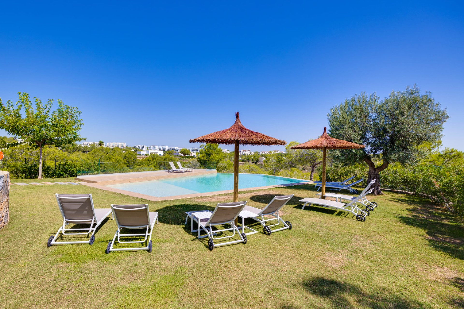 Reventa - Apartamento -
Campoamor - Las Colinas Golf and Country Club