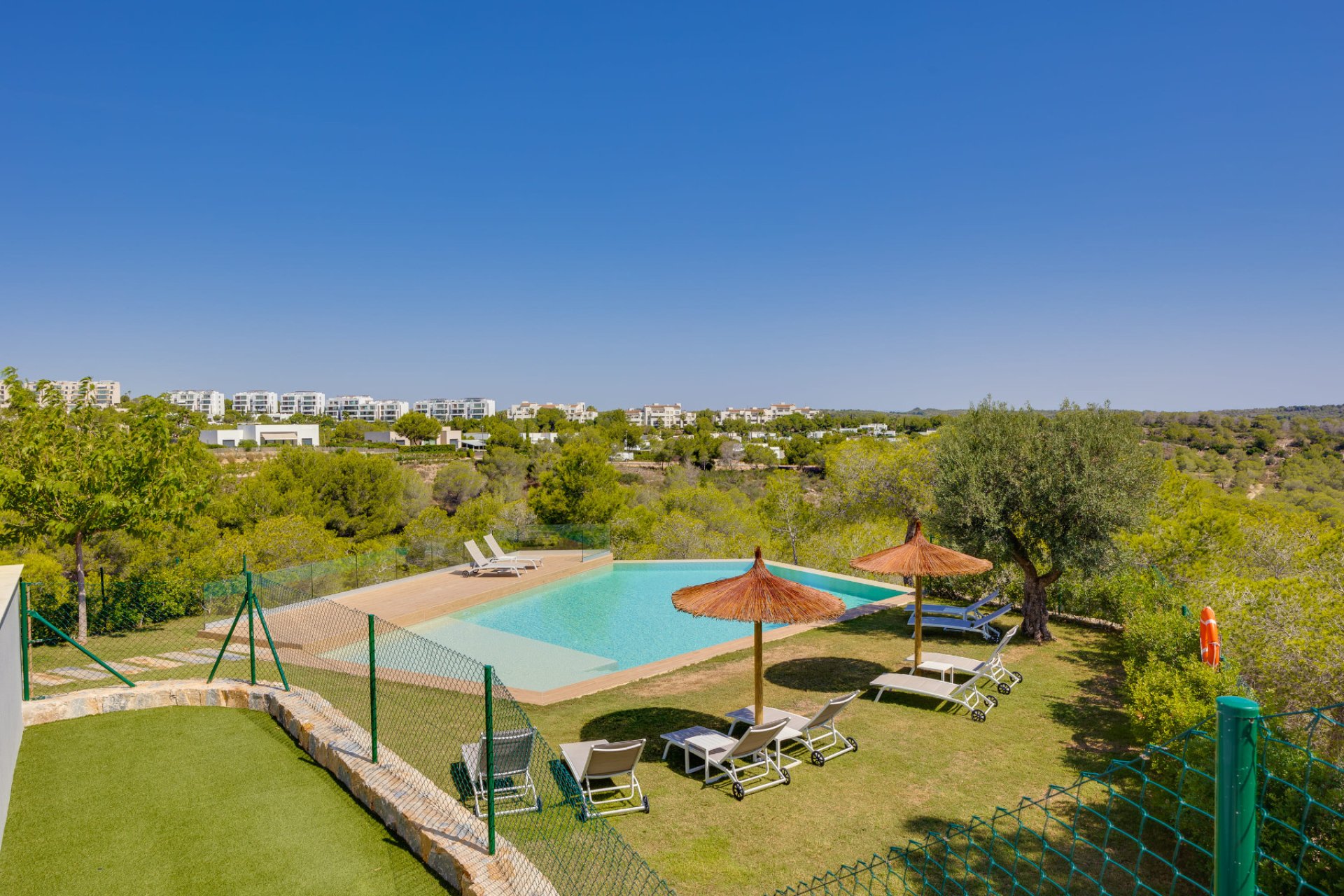 Reventa - Apartamento -
Campoamor - Las Colinas Golf and Country Club