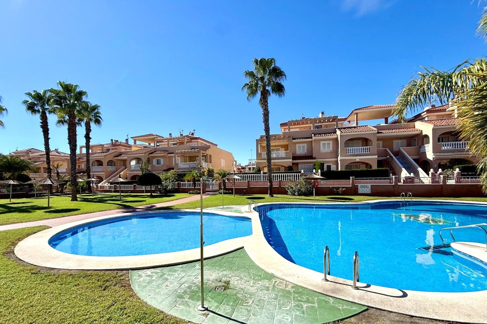 Reventa - Apartamento -
Orihuela Costa - Playa Flamenca
