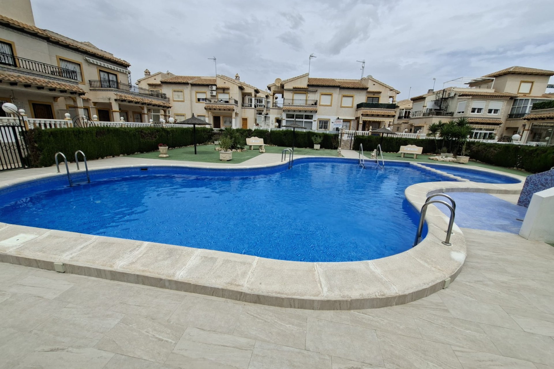 Reventa - Apartamento -
Playa Flamenca - Res. San Antonio